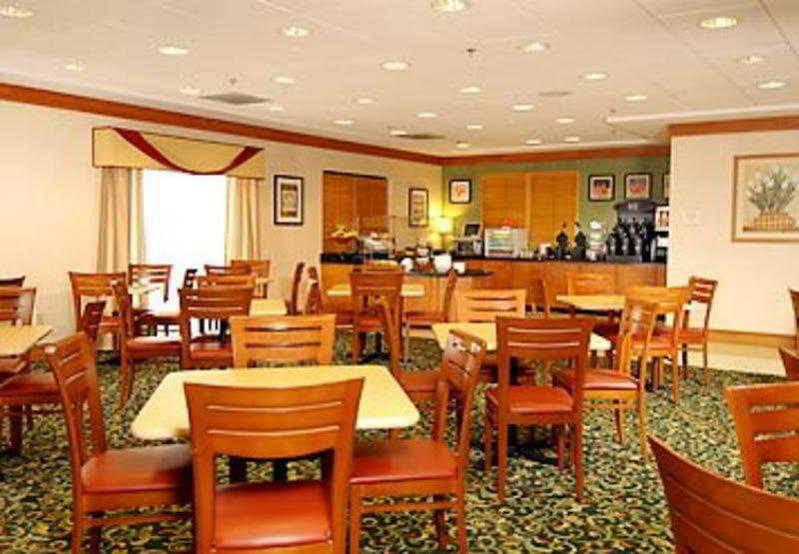 Fairfield Inn And Suites Atlanta Airport South/Sullivan Road College Park Ngoại thất bức ảnh