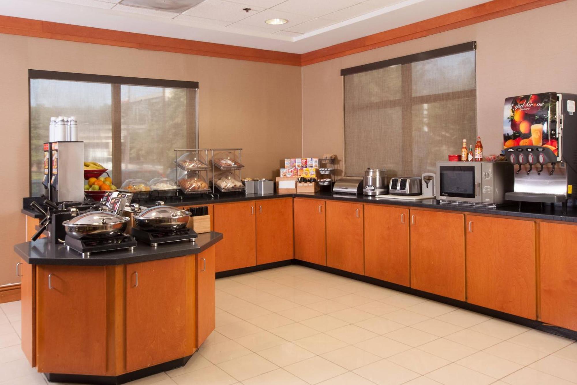 Fairfield Inn And Suites Atlanta Airport South/Sullivan Road College Park Ngoại thất bức ảnh
